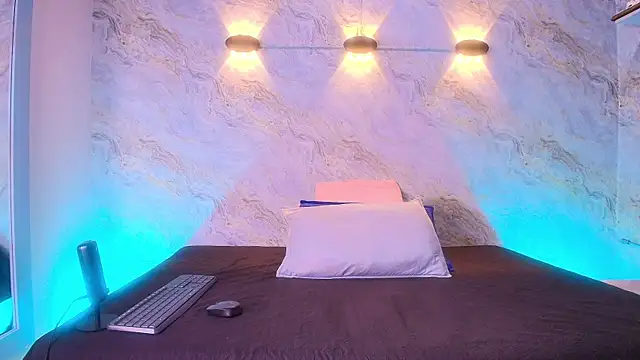 abbyrouss  online show from November 8, 2025, 3:10 am