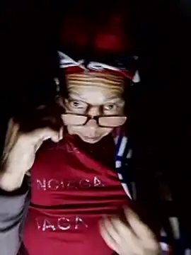 Snapshot of -Xuka-200 chatting on November 21, 2025, 11:04 pm -Xuka-200 online show from November 21, 2025, 11:04 pm