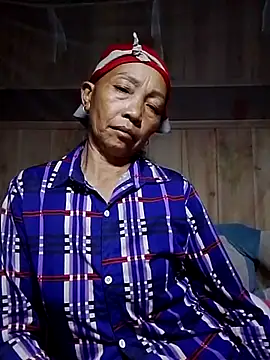 Snapshot of -Xuka-200 chatting on November 3, 2025, 11:03 am -Xuka-200 online show from November 3, 2025, 11:03 am