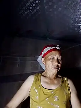 Snapshot of -Xuka-200 chatting on October 8, 2025, 10:32 pm -Xuka-200 online show from October 8, 2025, 10:32 pm