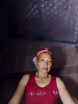 Snapshot of -Xuka-200 chatting on October 1, 2025, 10:13 pm -Xuka-200 online show from October 1, 2025, 10:13 pm