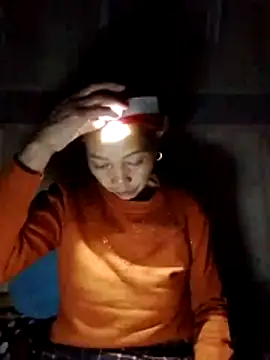 Snapshot of -Xuka-200 chatting on November 6, 2025, 11:14 am -Xuka-200 online show from November 6, 2025, 11:14 am