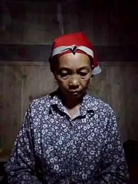 Snapshot of -Xuka-200 chatting on November 1, 2025, 10:09 am -Xuka-200 online show from November 1, 2025, 10:09 am