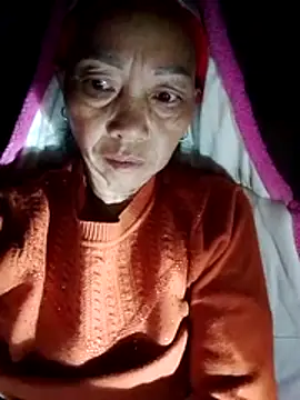 Snapshot of -Xuka-200 chatting on November 19, 2025, 9:26 pm -Xuka-200 online show from November 19, 2025, 9:26 pm