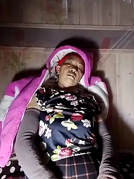 Snapshot of -Xuka-200 chatting on November 5, 2025, 10:13 pm -Xuka-200 online show from November 5, 2025, 10:13 pm