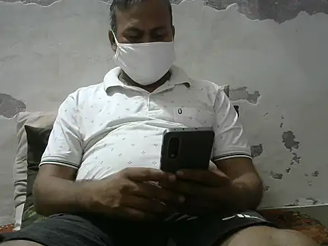 Famit025 online show from March 25, 2026, 6:18 pm