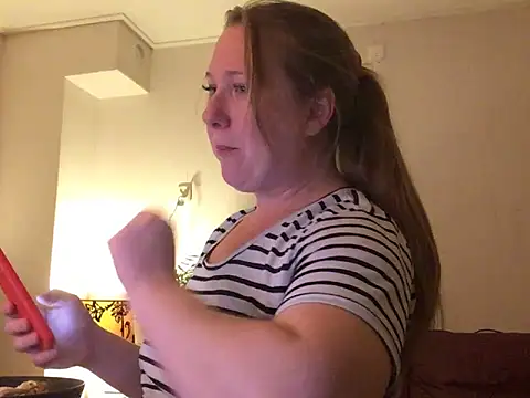 MazySunny online show from October 31, 2025, 9:00 pm