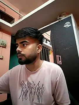 soniriyaa010101 online show from April 4, 2026, 9:54 pm