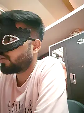 soniriyaa010101 online show from March 19, 2026, 6:19 pm