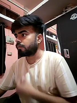 soniriyaa010101 online show from April 17, 2026, 2:42 pm