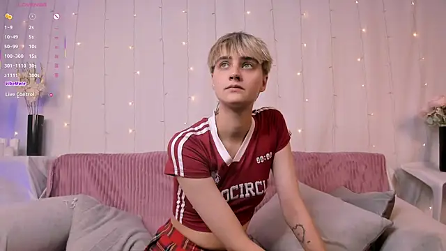 Astrellia online show from October 10, 2025, 7:25 pm