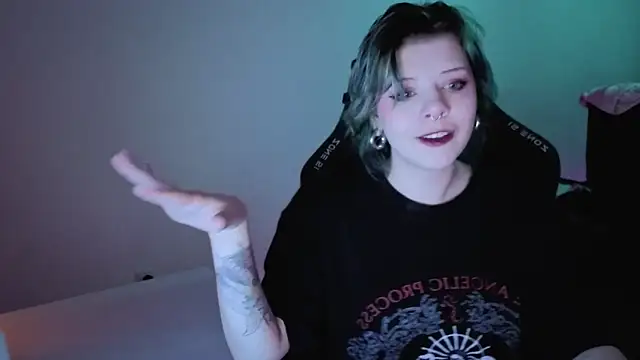 Alice Zev online show from September 18, 2025, 8:23 pm