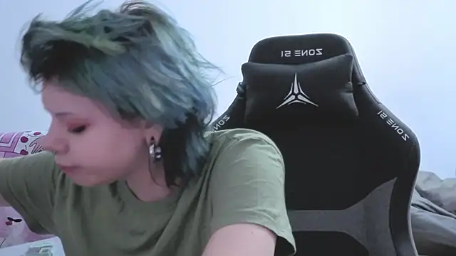 Alice Zev online show from September 9, 2025, 7:34 pm