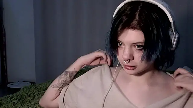 Alice Zev online show from November 29, 2025, 11:38 pm