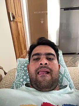 Snapshot of sunnu_97_ chatting on February 19, 2026, 5:15 am sunnu 97 online show from February 19, 2026, 5:15 am