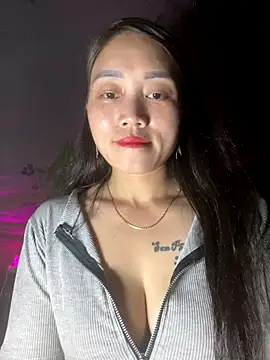 Snapshot of chipp-bong chatting on November 12, 2025, 1:59 pm chipp-bong online show from November 12, 2025, 1:59 pm