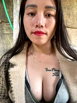 Snapshot of chipp-bong chatting on October 26, 2025, 1:39 am chipp-bong online show from October 26, 2025, 1:39 am