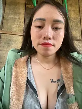 Snapshot of chipp-bong chatting on November 17, 2025, 12:47 am chipp-bong online show from November 17, 2025, 12:47 am