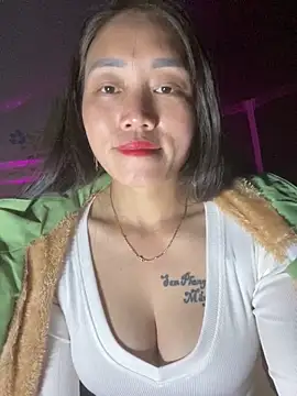 Snapshot of chipp-bong chatting on November 19, 2025, 1:11 pm chipp-bong online show from November 19, 2025, 1:11 pm