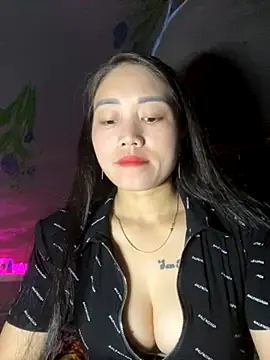 Snapshot of chipp-bong chatting on November 7, 2025, 12:48 am chipp-bong online show from November 7, 2025, 12:48 am