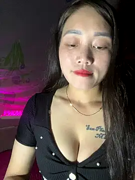 Snapshot of chipp-bong chatting on November 10, 2025, 1:38 pm chipp-bong online show from November 10, 2025, 1:38 pm