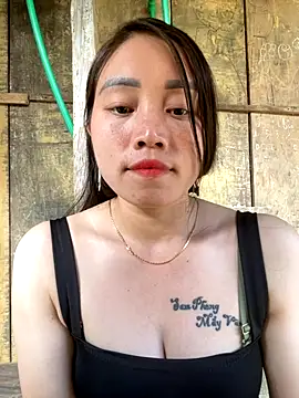 Snapshot of chipp-bong chatting on October 21, 2025, 6:24 am chipp-bong online show from October 21, 2025, 6:24 am