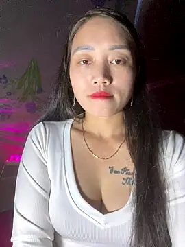 Snapshot of chipp-bong chatting on November 11, 2025, 1:50 pm chipp-bong online show from November 11, 2025, 1:50 pm