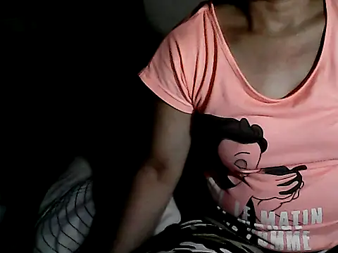 yoursPinayMama1682 online show from September 18, 2025, 2:42 pm