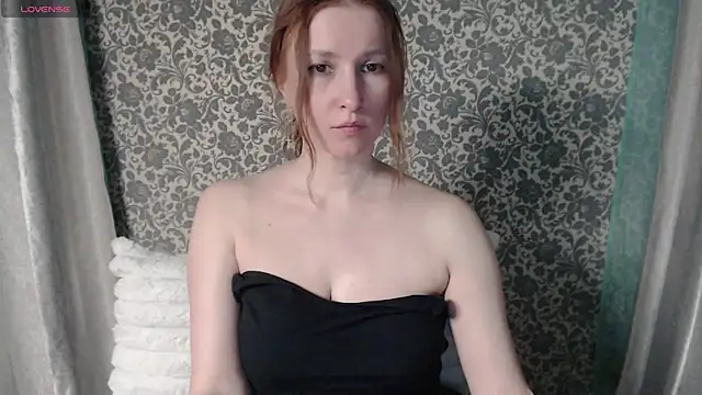 LesanaMagic online show from February 13, 2025, 10:33 pm