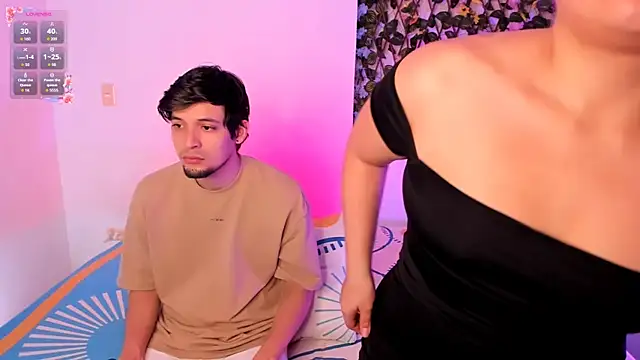 Snapshot of kylietimothee chatting on November 14, 2025, 4:43 pm kylietimothee online show from November 14, 2025, 4:43 pm