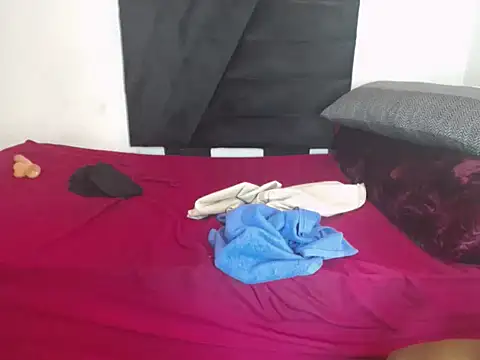 Snapshot of Didienana chatting on September 16, 2025, 8:04 am Didienana online show from September 16, 2025, 8:04 am