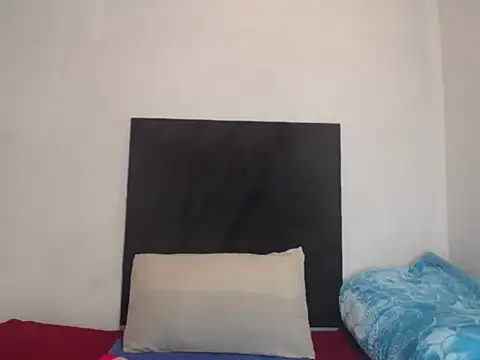 Snapshot of Didienana chatting on September 15, 2025, 7:53 am Didienana online show from September 15, 2025, 7:53 am