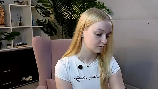 KrishnaSimmons online show from September 10, 2025, 8:35 am