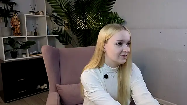 KrishnaSimmons online show from September 11, 2025, 9:53 am