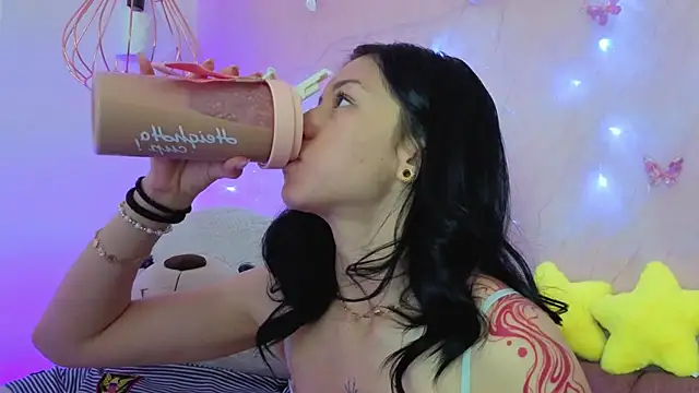 april bennett online show from February 9, 2026, 12:36 pm