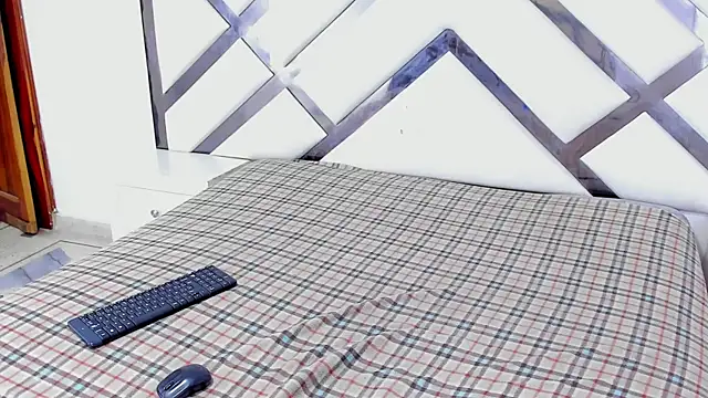 kingmaverickx online show from November 29, 2025, 4:45 am