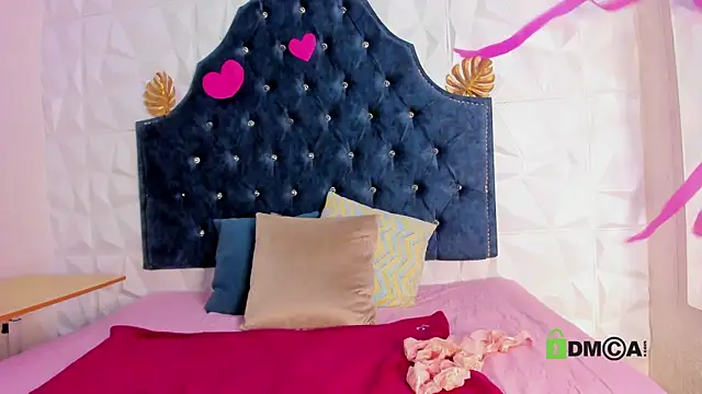 Caroline daring online show from February 22, 2026, 1:35 pm