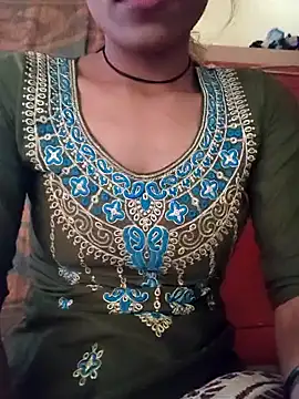 SweetKomal89 online show from November 11, 2025, 10:21 am