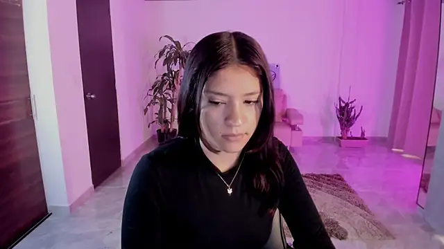 Candy fox 19 online show from December 19, 2025, 12:40 pm