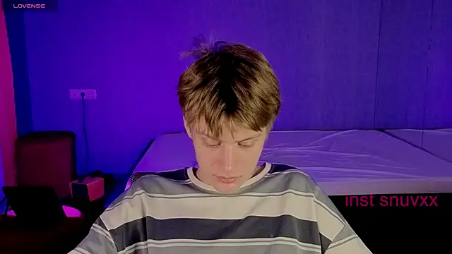 LouieEvans online show from October 10, 2025, 3:57 pm