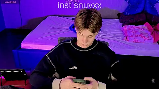 LouieEvans online show from October 2, 2025, 12:58 am