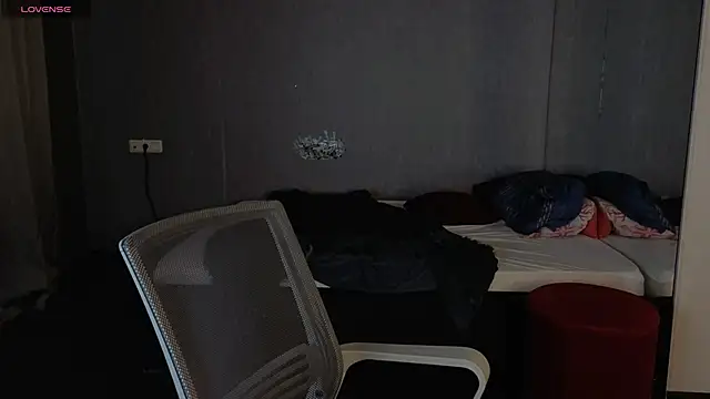 LouieEvans online show from October 2, 2025, 3:26 pm