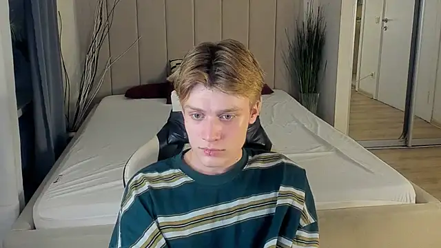 LouieEvans online show from September 29, 2025, 5:40 pm