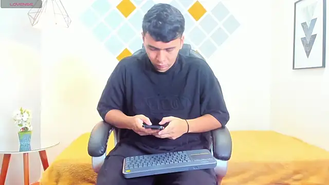 titanxero online show from October 4, 2025, 11:34 am