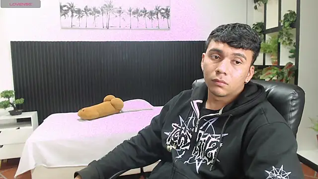 titanxero online show from November 23, 2025, 12:37 pm