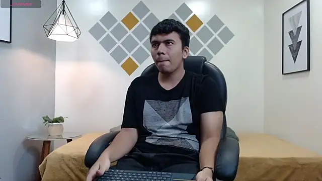 titanxero online show from September 17, 2025, 1:35 pm