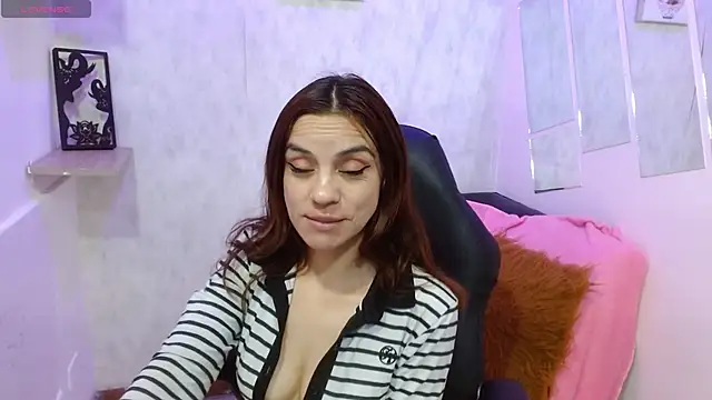 Snapshot of KendallWood_ chatting on September 11, 2025, 9:59 pm KendallWood online show from September 11, 2025, 9:59 pm