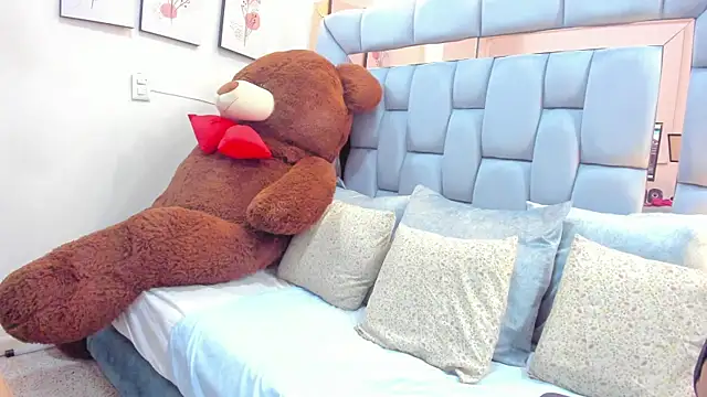 bianca naviss online show from November 11, 2025, 10:04 pm