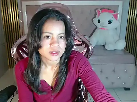 catalina5 s online show from September 28, 2025, 1:51 pm