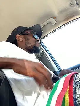 toy-boyluv online show from September 15, 2025, 4:51 pm